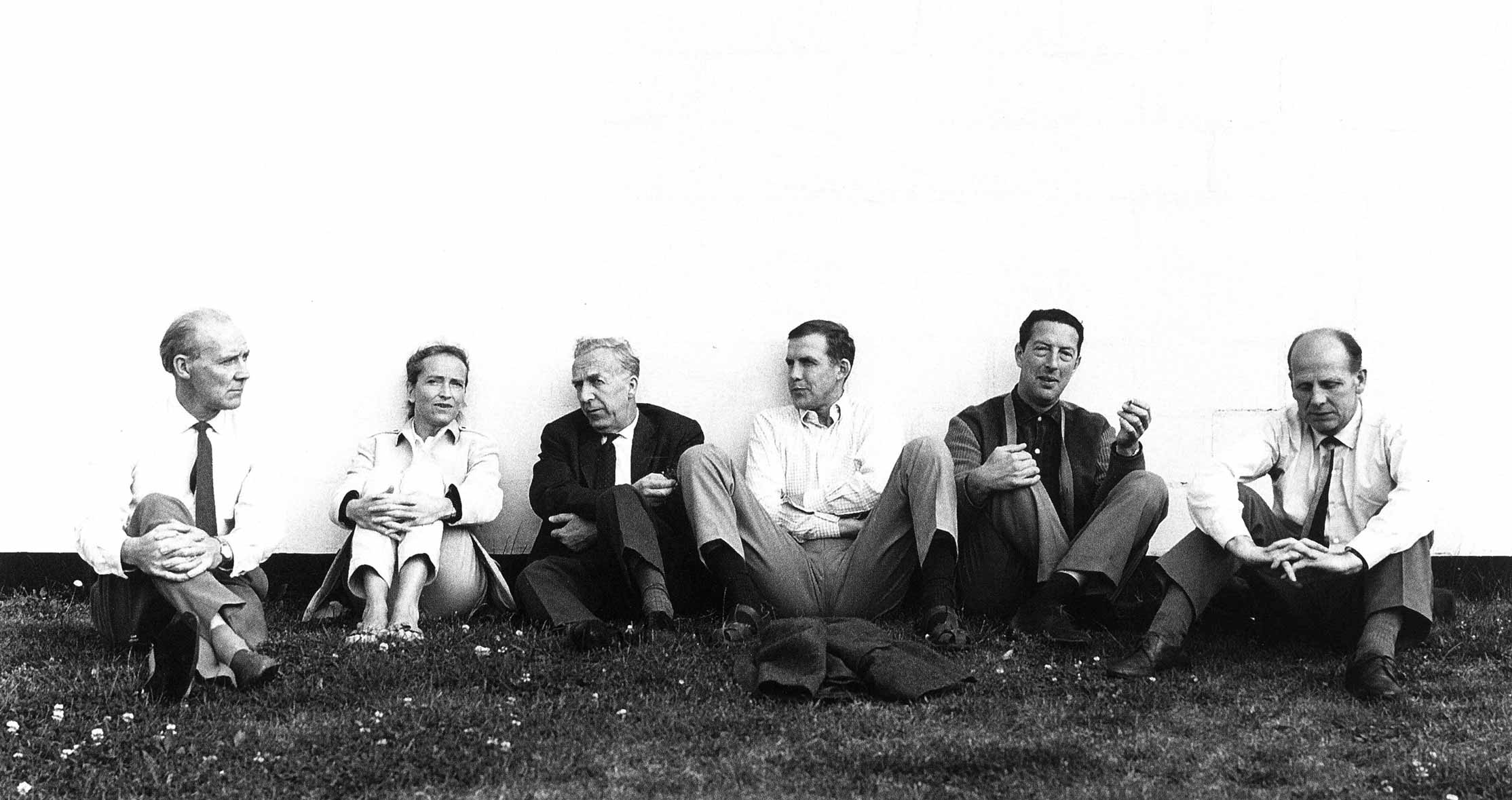 Orrefors konstnärer 1965: fr v, John Selbing, Ingeborg Lundin, Nils Landberg, Gunnar Cyrén, Carl Fagerlund, Sven Palmqvist, foto: John Selbing