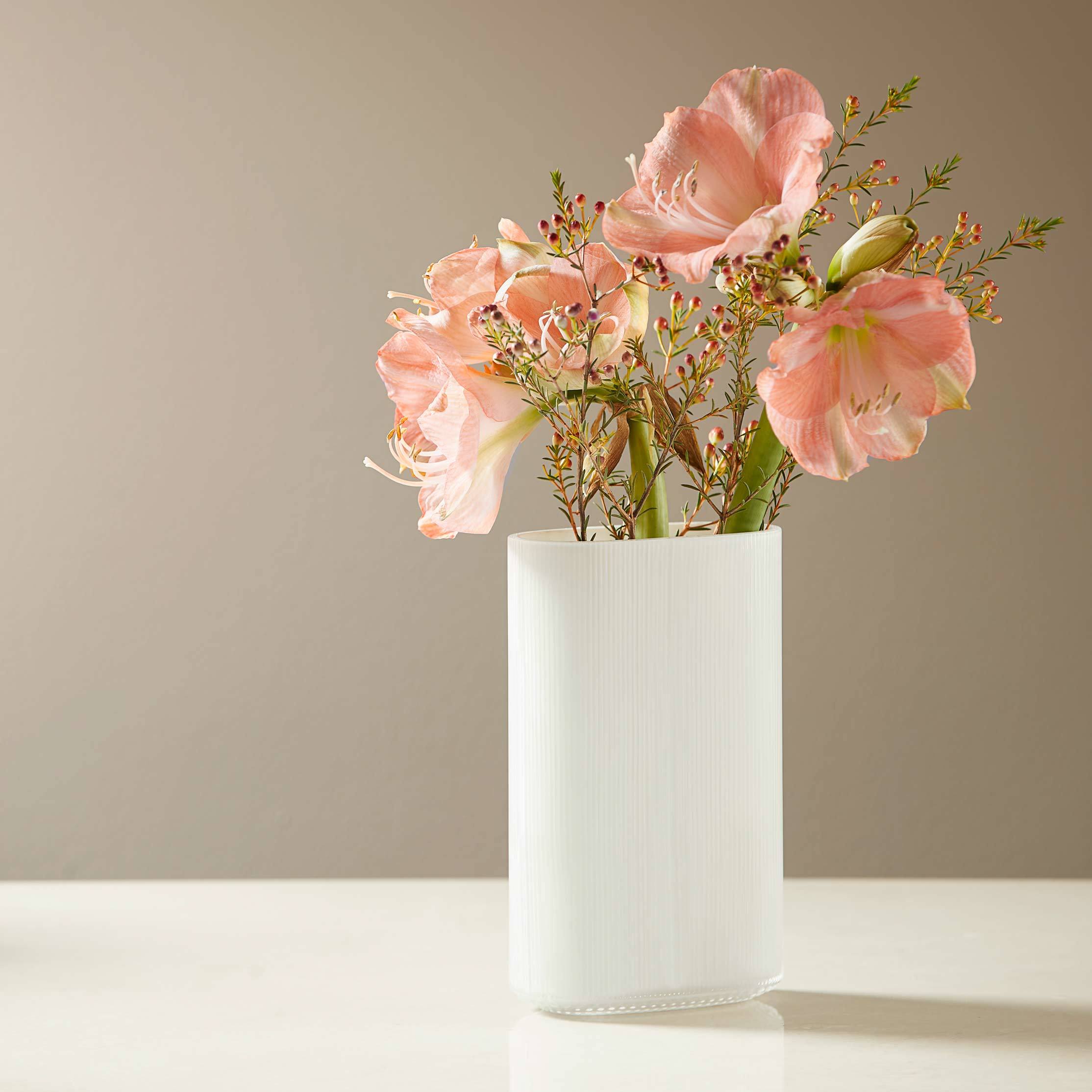 Arctic glass vase, large white opaque. Nytillverkat 2018 av Warm Nordic A/S, Danmark