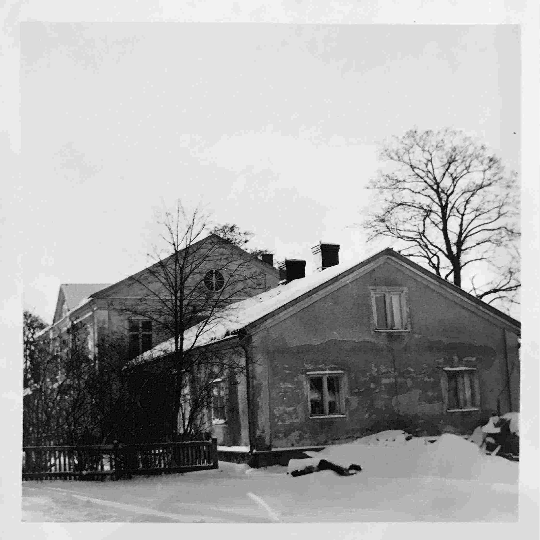Norra flygeln (till Gästvillan) blev Gunnars första ateljé, som tidigare varit Edwin Öhrströms.