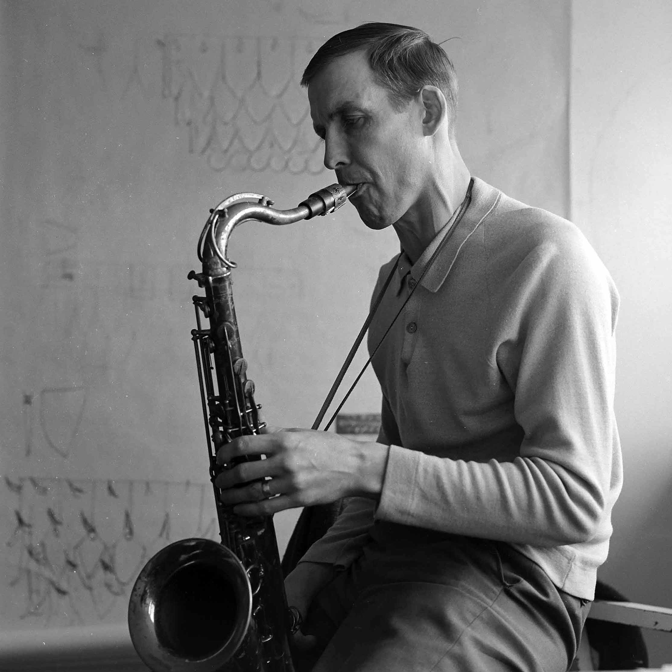 Gunnar Cyrén med saxofon, 60-talet första hälft. Foto: John Selbing.