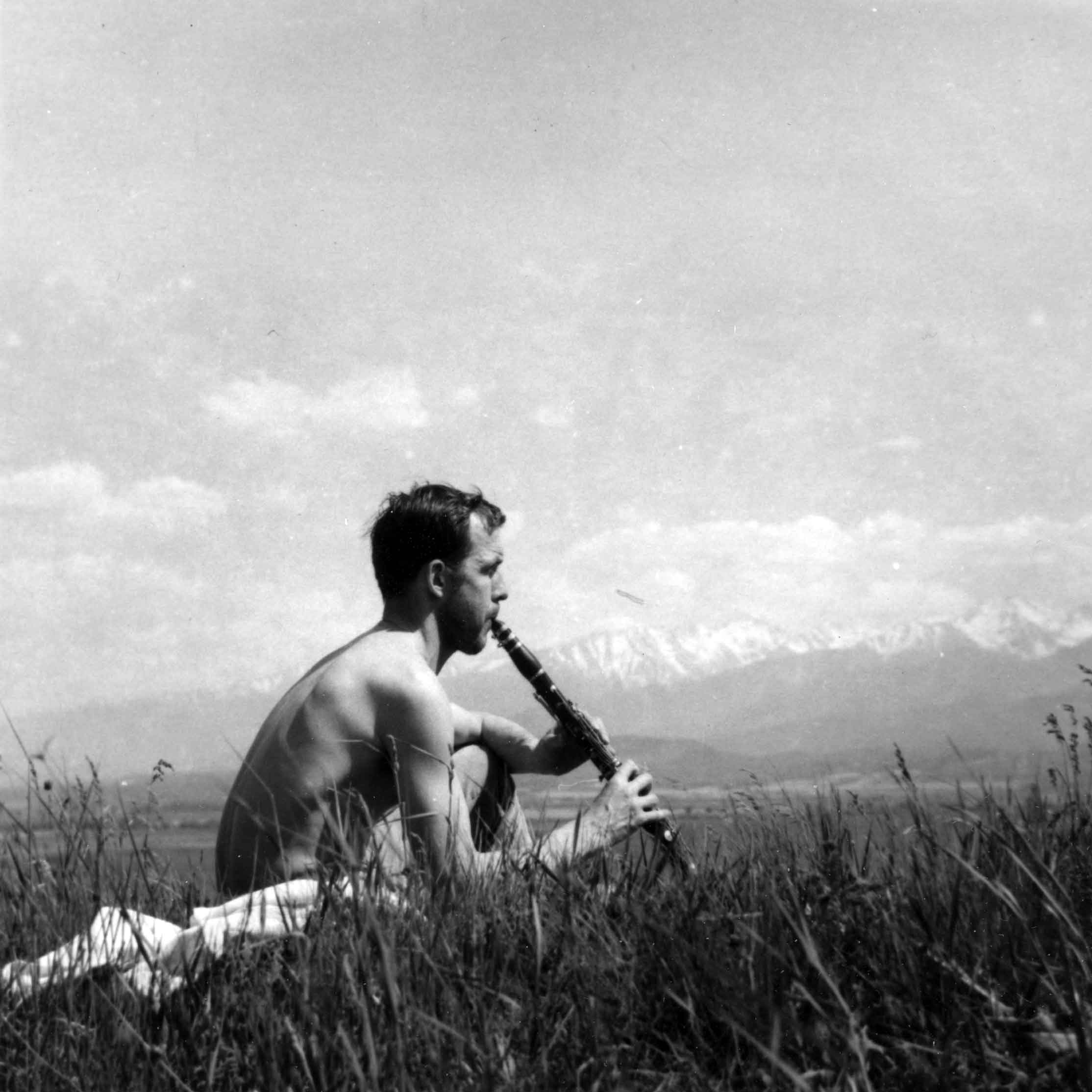 Gunnar Cyrén med klarinett i Grekland. Foto: Privat
