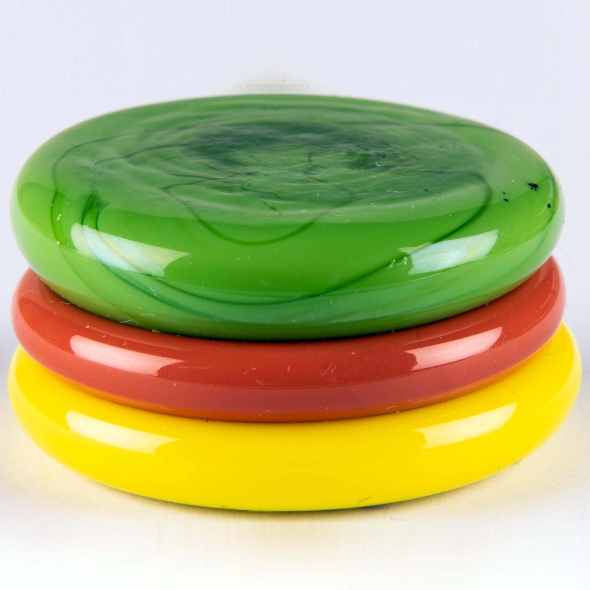 "Småkakor" tillverkade av restfärger från tillverkningen av popglas