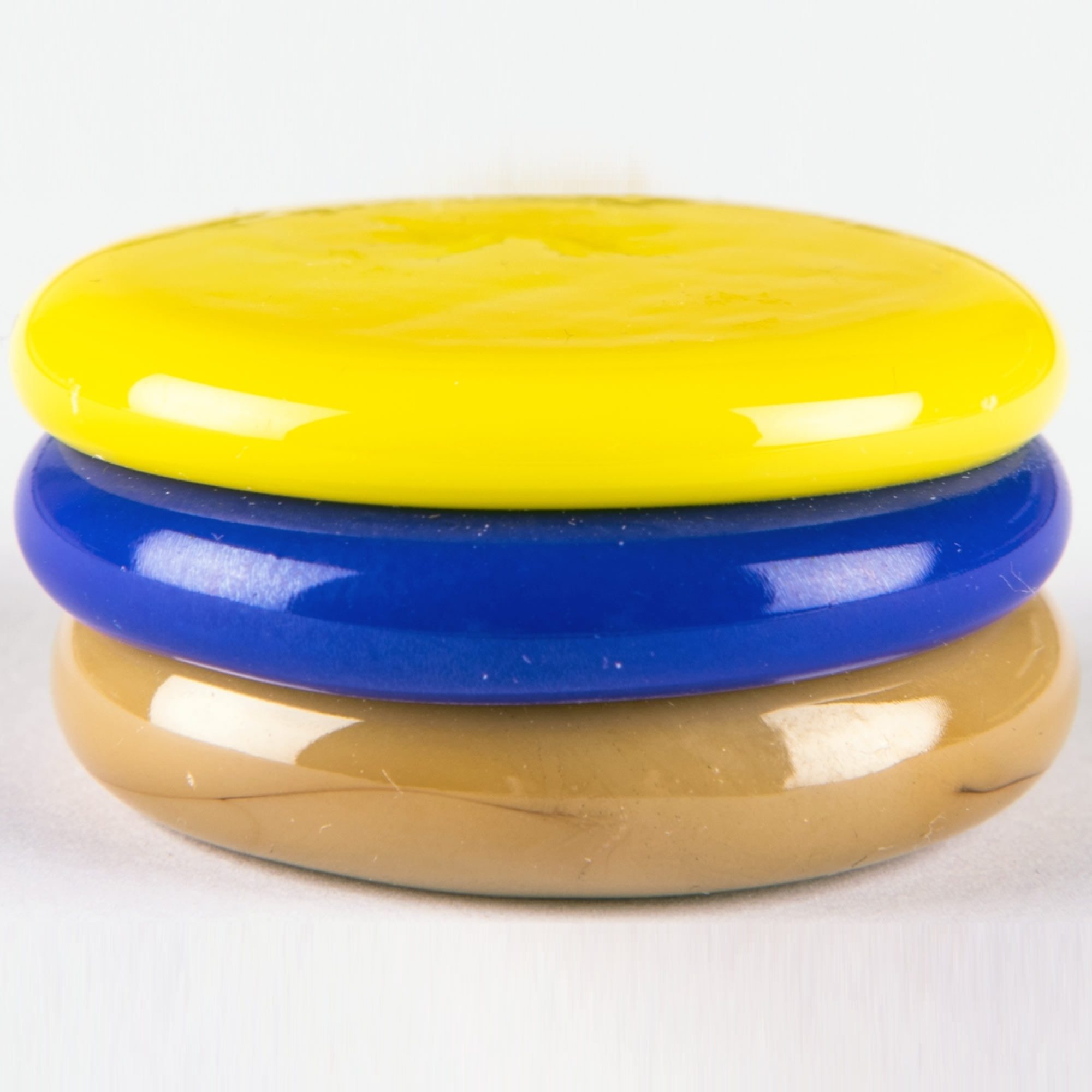 "Småkakor" tillverkade av restfärger från tillverkningen av popglas