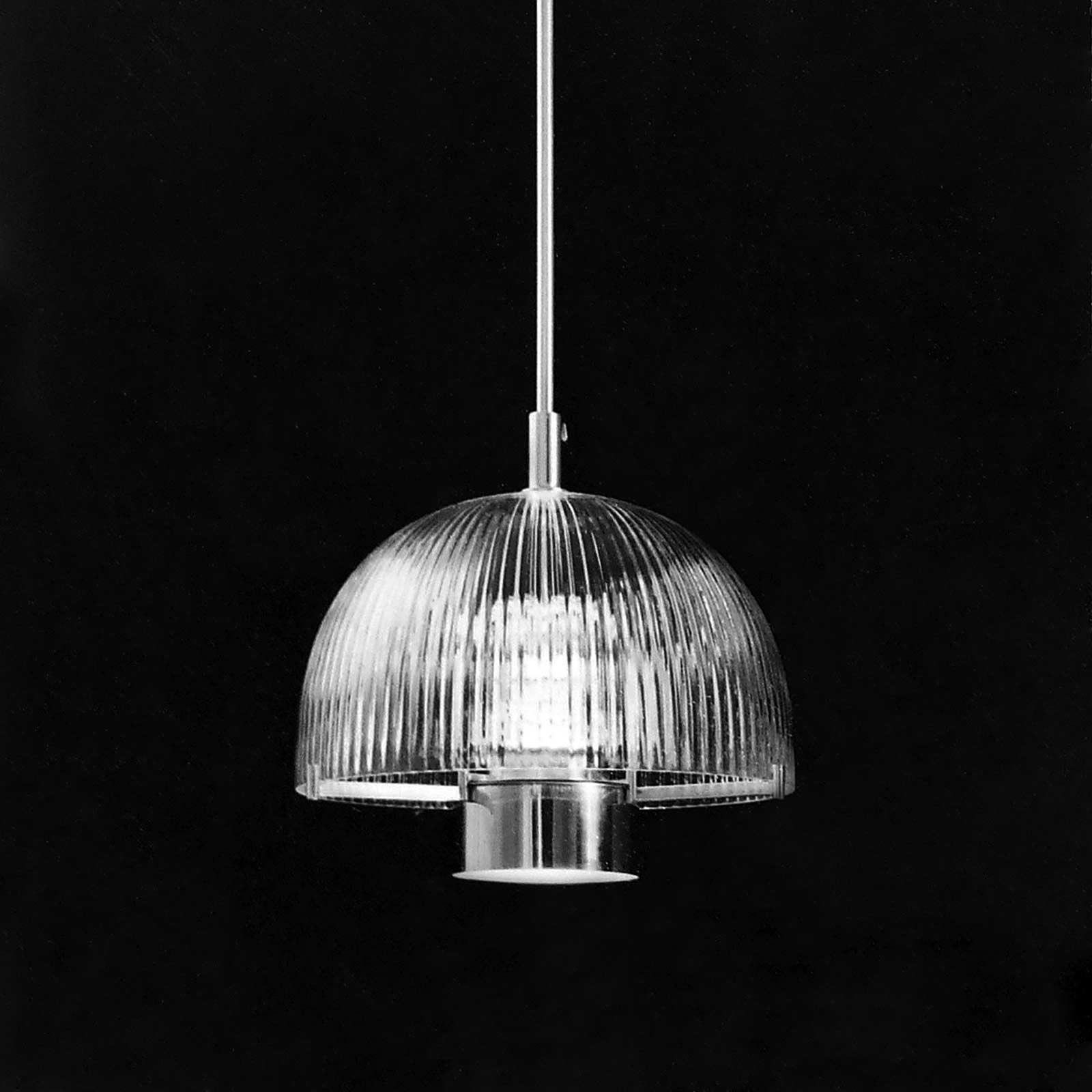 Prov. Pendlad takarmatur med fastblåst räfflad kupa, blåst i Ängshyttan, Nybro 1967. Foto: John Selbing
