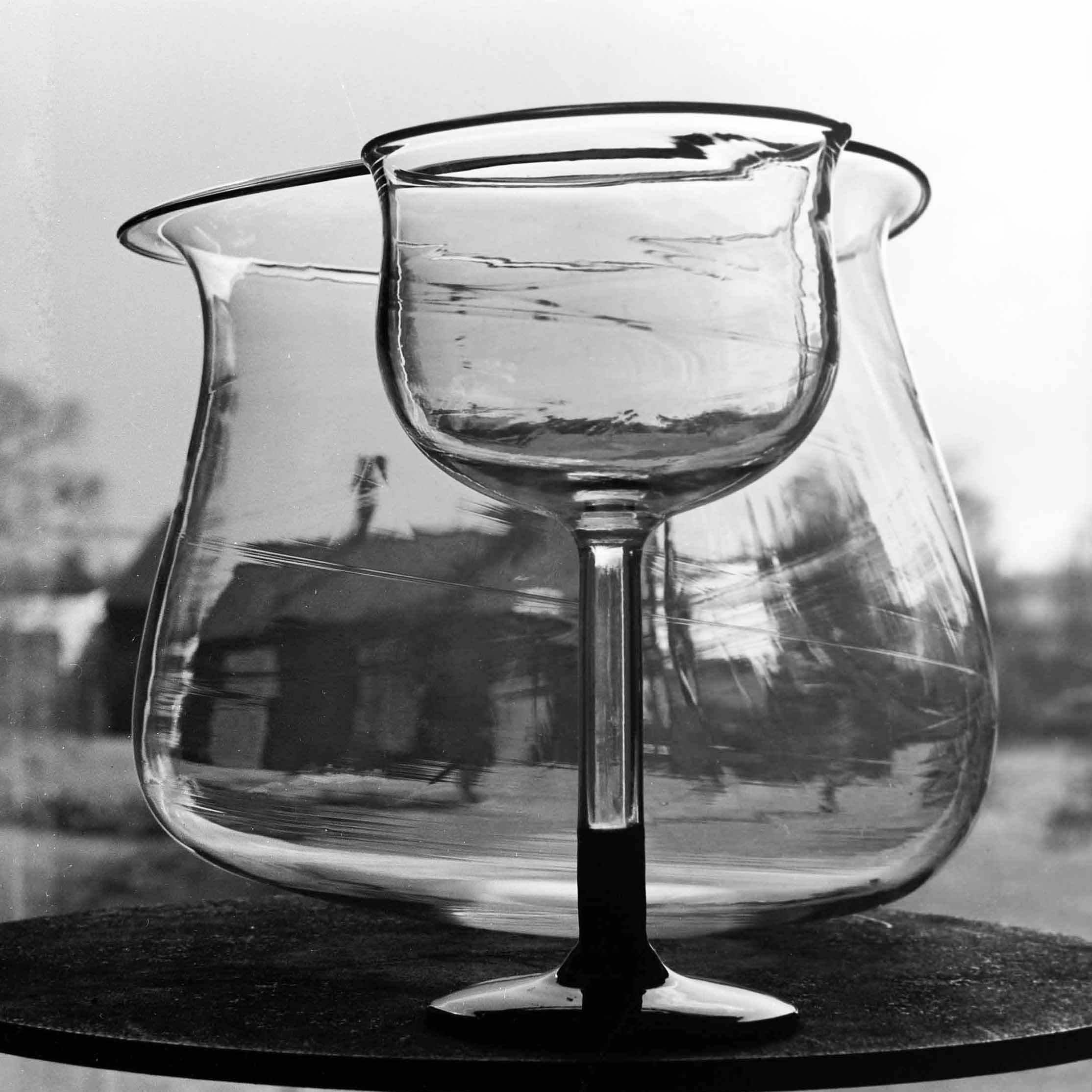 Skål och vinglas i rampigt glas, Evald Kraft, bitr hyttmästare, foto: John Selbing