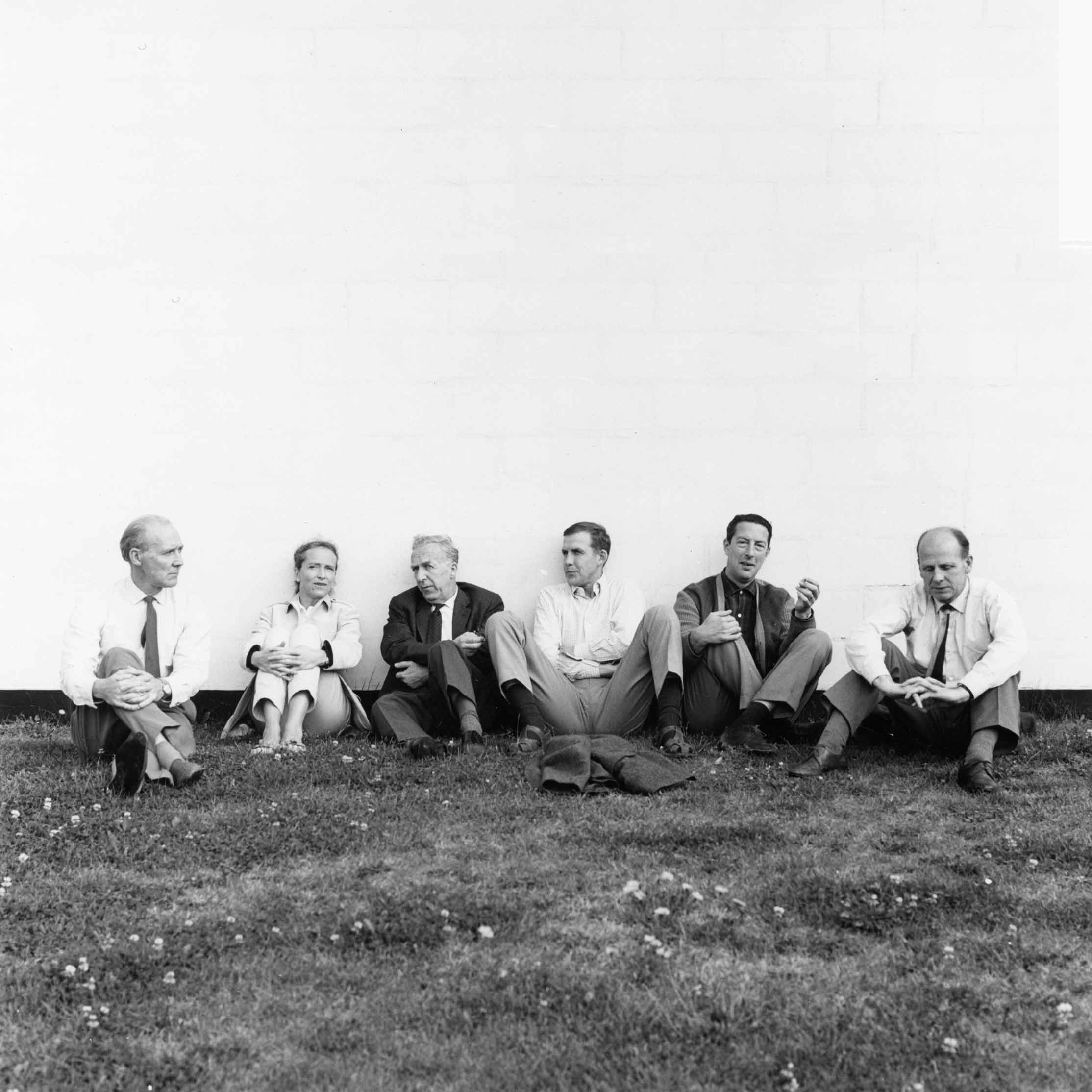 Formgivarkollektivet 1965, fr v: John Selbing, Ingeborg Lundin, Nils Landberg, Gunnar Cyrén, Carl Fagerlund, samt Sven Palmqvist. Foto: John Selbing.